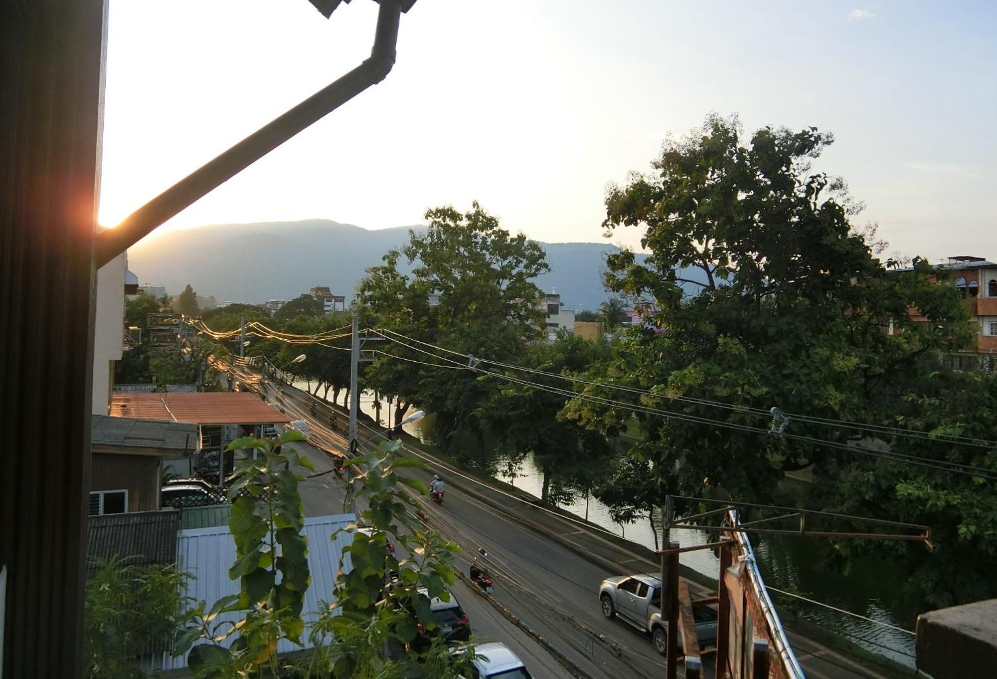 Inncome Hostel Chiang Mai Exterior foto
